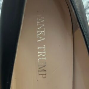 Nice pair of black Ivanka Trump size 9 classy heels.
